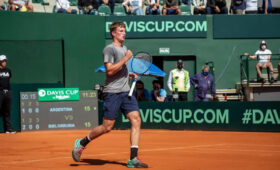 Остапенков победно стартовал на теннисном турнире в Китае