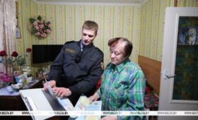 Бабушке предложили поменять счетчик. Какие схемы придумывают мошенники и как не попасться на их уловки