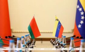 Посол Беларуси обсудил с министром планирования Венесуэлы поставки карьерной техники БЕЛАЗ