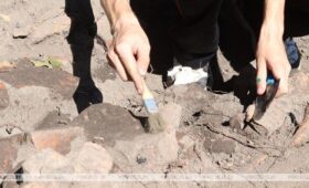 Археологи приступили к раскопкам памятника времен Древней Руси в междуречье Припяти и Уборти