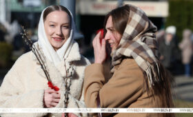 Православные верующие празднуют Вербное воскресенье