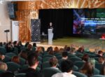 Участники «Мельницы моды» узнали от экспертов секреты съемки на камеру смартфона