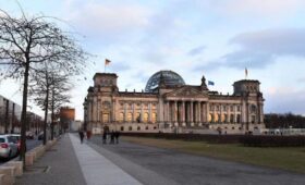 СМИ: молодые мужчины, проживающие в Германии, не смогут покидать страну без спецразрешения от Бундесвера  | Новости Беларуси | БелТА