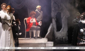 Самый длинный вечер в репертуаре. В Брестском театре кукол — премьера спектакля «Дядюшкин сон» 