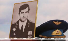 Первый Герой Беларуси. К 30-летию подвига военного летчика Владимира Карвата 