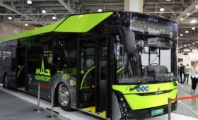 МАЗ представил новые модели техники на выставке в Москве