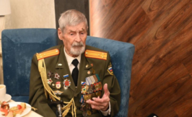 В Екатеринбурге со 100-летием поздравили ветерана ВОВ, одним из первых въехавшего в освобожденный Минск