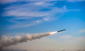 СМИ: две ракеты попали в американский военный корабль в Ормузском проливе
| Новости Беларуси | БелТА