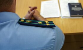 Иностранец предъявил ГАИ в Октябрьском районе подложные права. Какое наказание он понес?