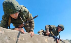 Минобороны: с военнослужащими нового пополнения проводятся комплексные контрольные занятия