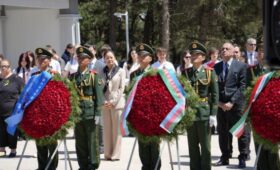 В китайской провинции Хэбэй почтили память павших при освобождении северо-востока КНР советских воинов