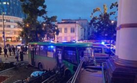 В Екатеринбурге автобус после ДТП вынесло на тротуар, погибли 4 человека | Новости Беларуси | БелТА