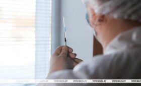 Более 80% 11-летних девочек были привиты от ВПЧ в 2025 году, рассказал эпидемиолог