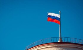 «Пока в белых перчатках». Политолог рассказал, почему Россия не в полную силу выступает в СВО