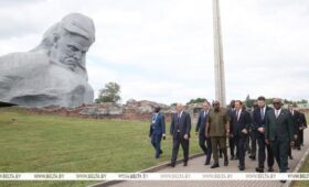 «Впечатляющий символ патриотизма». Президент Ганы посетил «Брестскую крепость-герой»